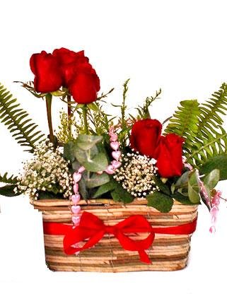 Ankara çiçek yolla dükkanımızdan sepet içerisinde sevgi çiçekleri Ankara çiçek gönder firması şahane ürünümüz